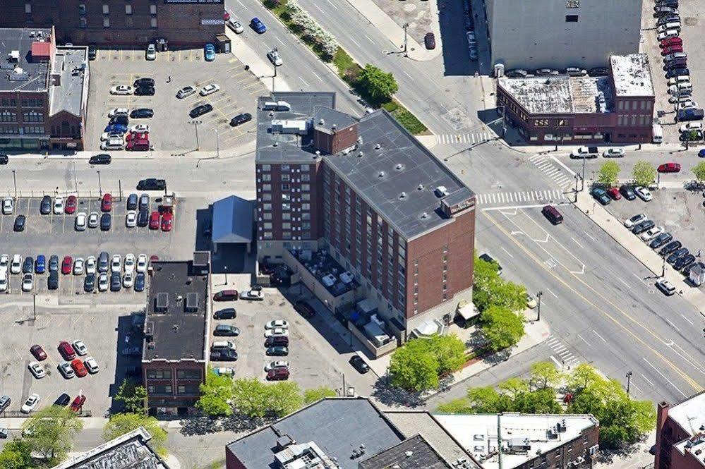 Hilton Garden Inn Detroit Downtown Exterior photo